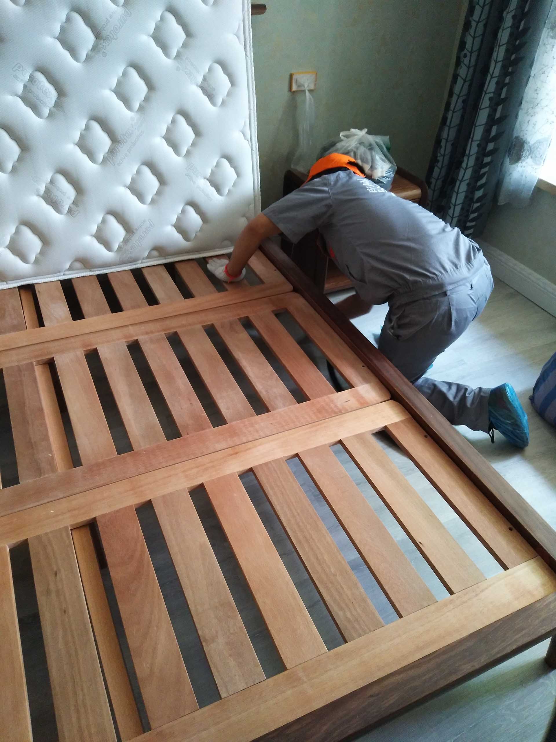 床底下重點(diǎn)施工 床底下重點(diǎn)施工