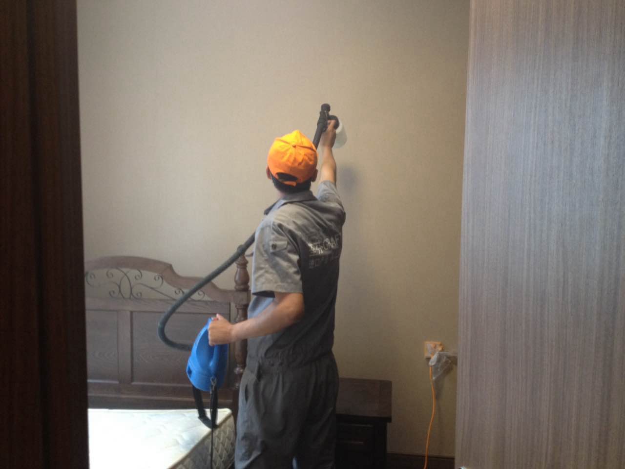 臥室墻面噴涂施工 臥室墻面噴涂施工