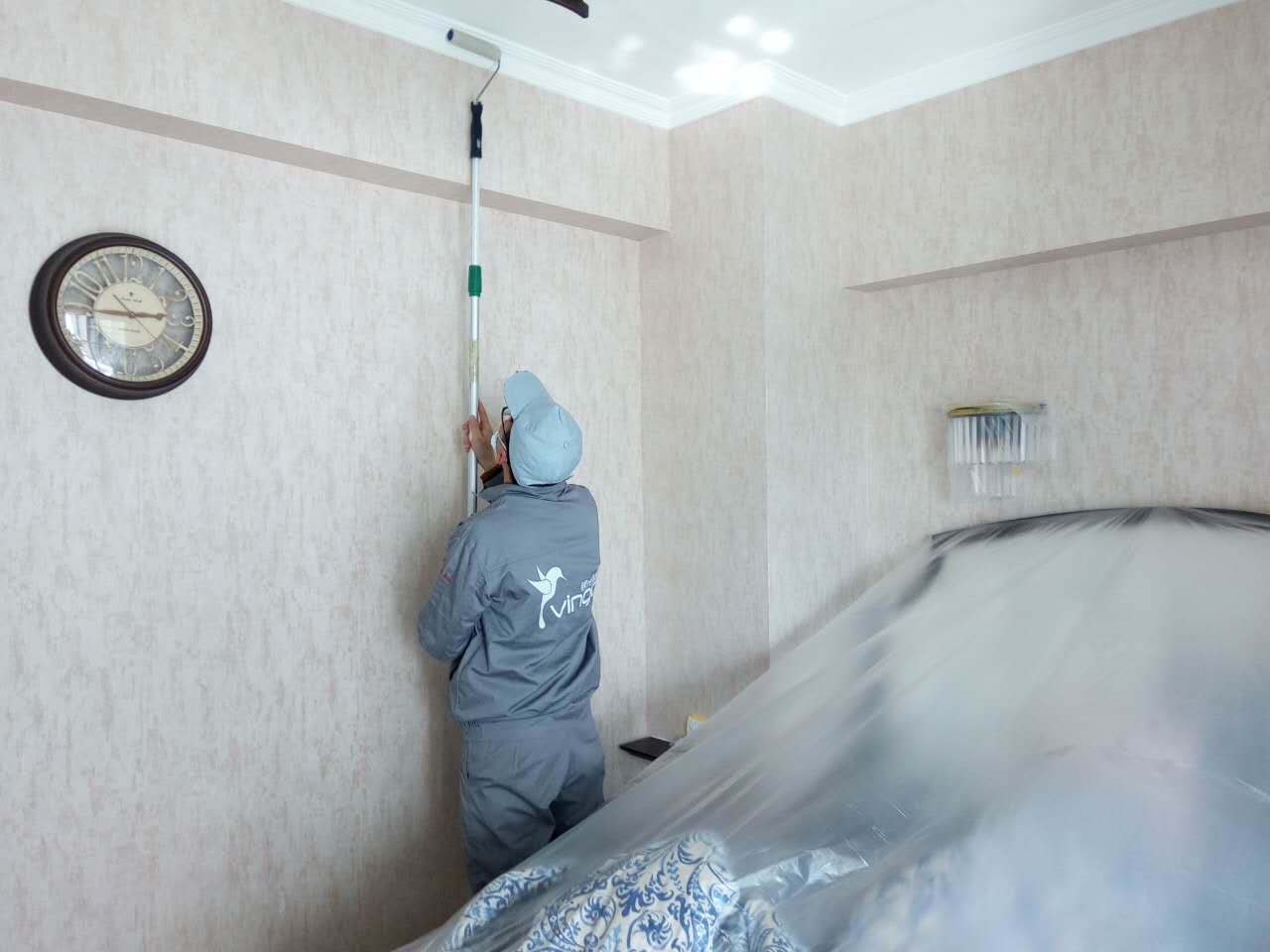 客廳頂面滾筒施工 客廳頂面滾筒施工