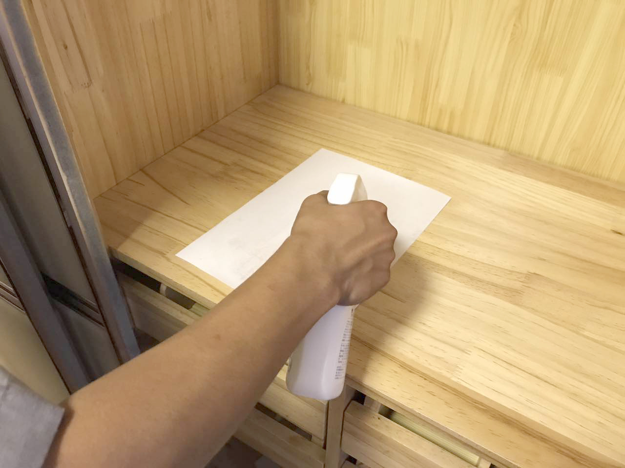 抽屜A4紙重點(diǎn)噴涂增加接觸面 抽屜A4紙重點(diǎn)噴涂增加接觸面