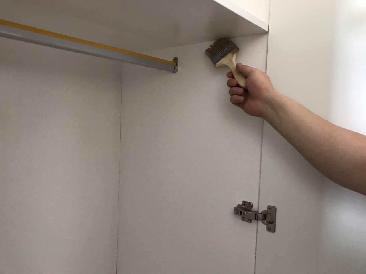 柜子刷子重點(diǎn)涂刷 柜子刷子重點(diǎn)涂刷