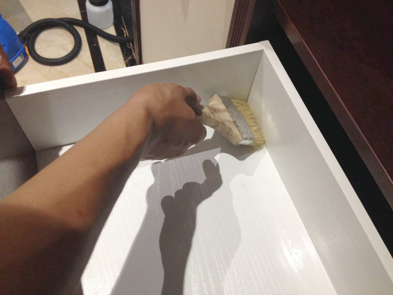 柜子抽屜刷子重點(diǎn)涂刷 柜子抽屜刷子重點(diǎn)涂刷