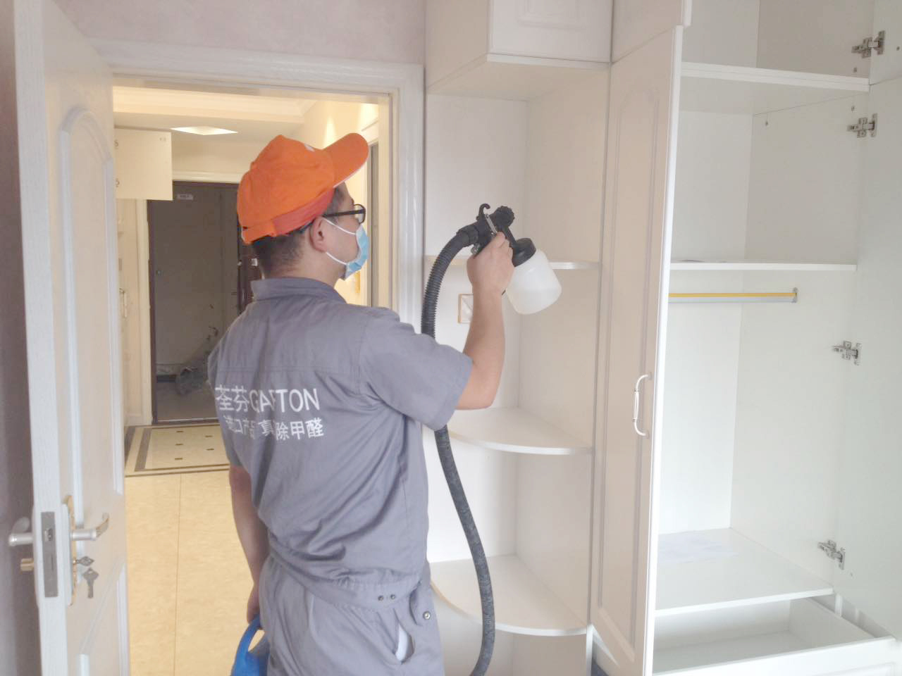 臥室衣柜噴涂全方位施工 臥室衣柜噴涂全方位施工