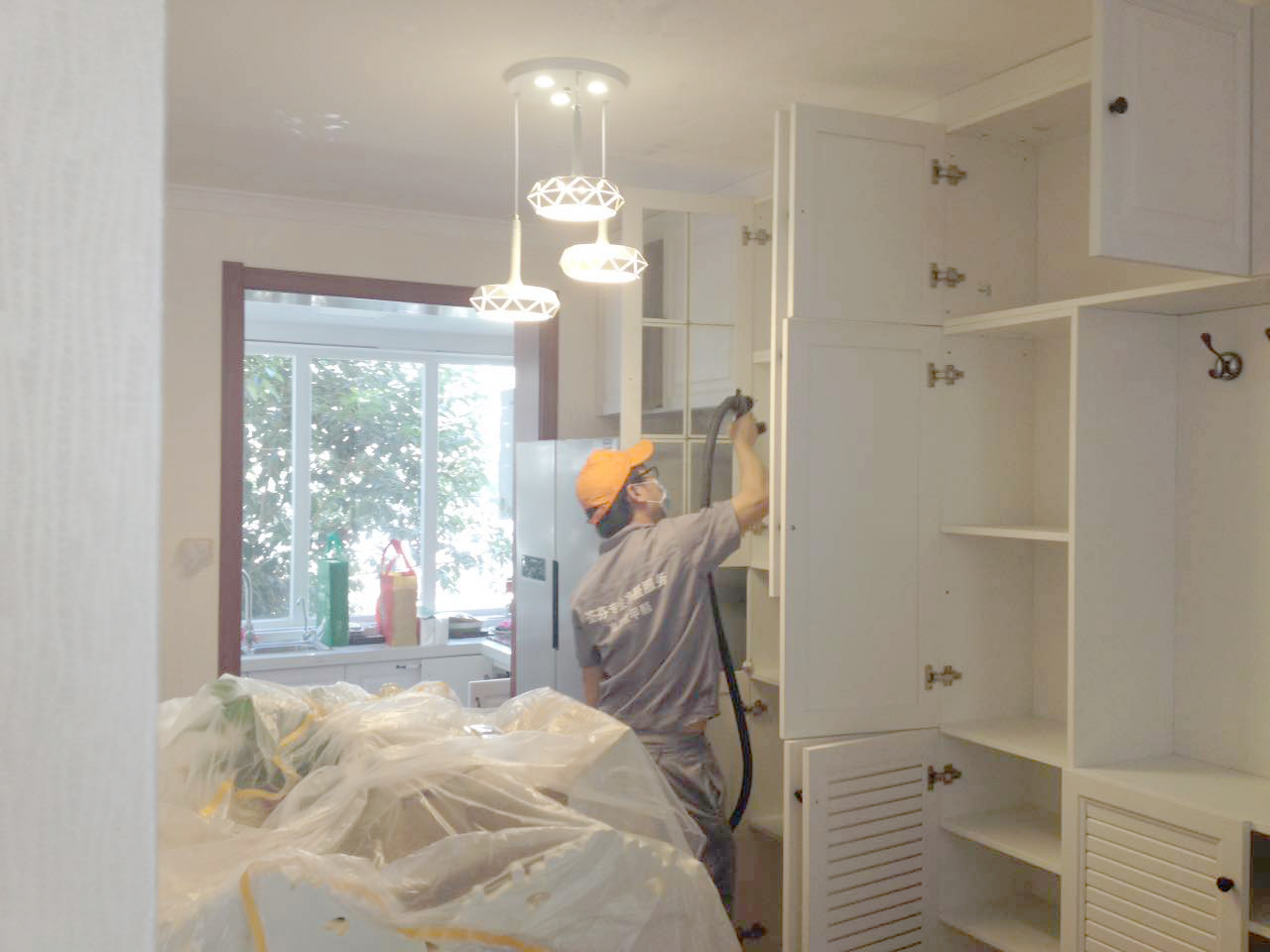 衣柜隔檔間噴涂重點(diǎn)施工 衣柜隔檔間噴涂重點(diǎn)施工