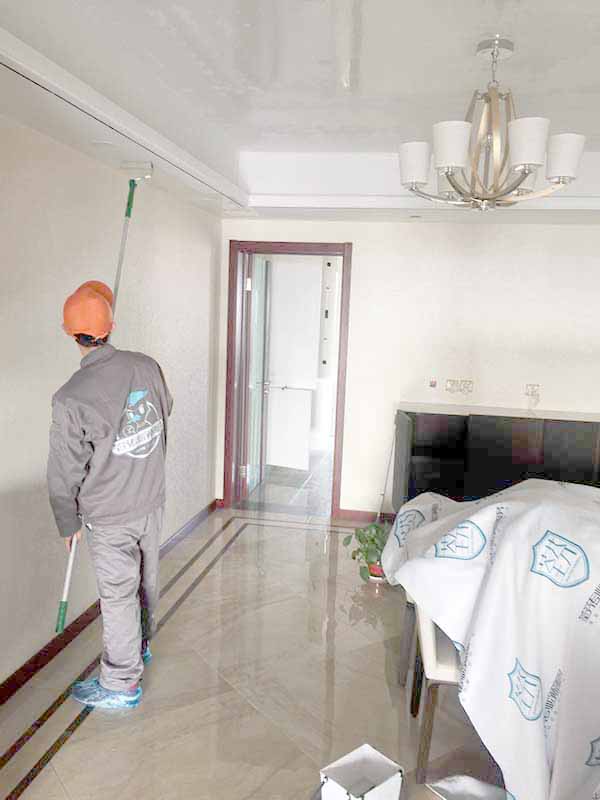 客廳吊頂頂面全方位滾筒施工 客廳吊頂頂面全方位滾筒施工