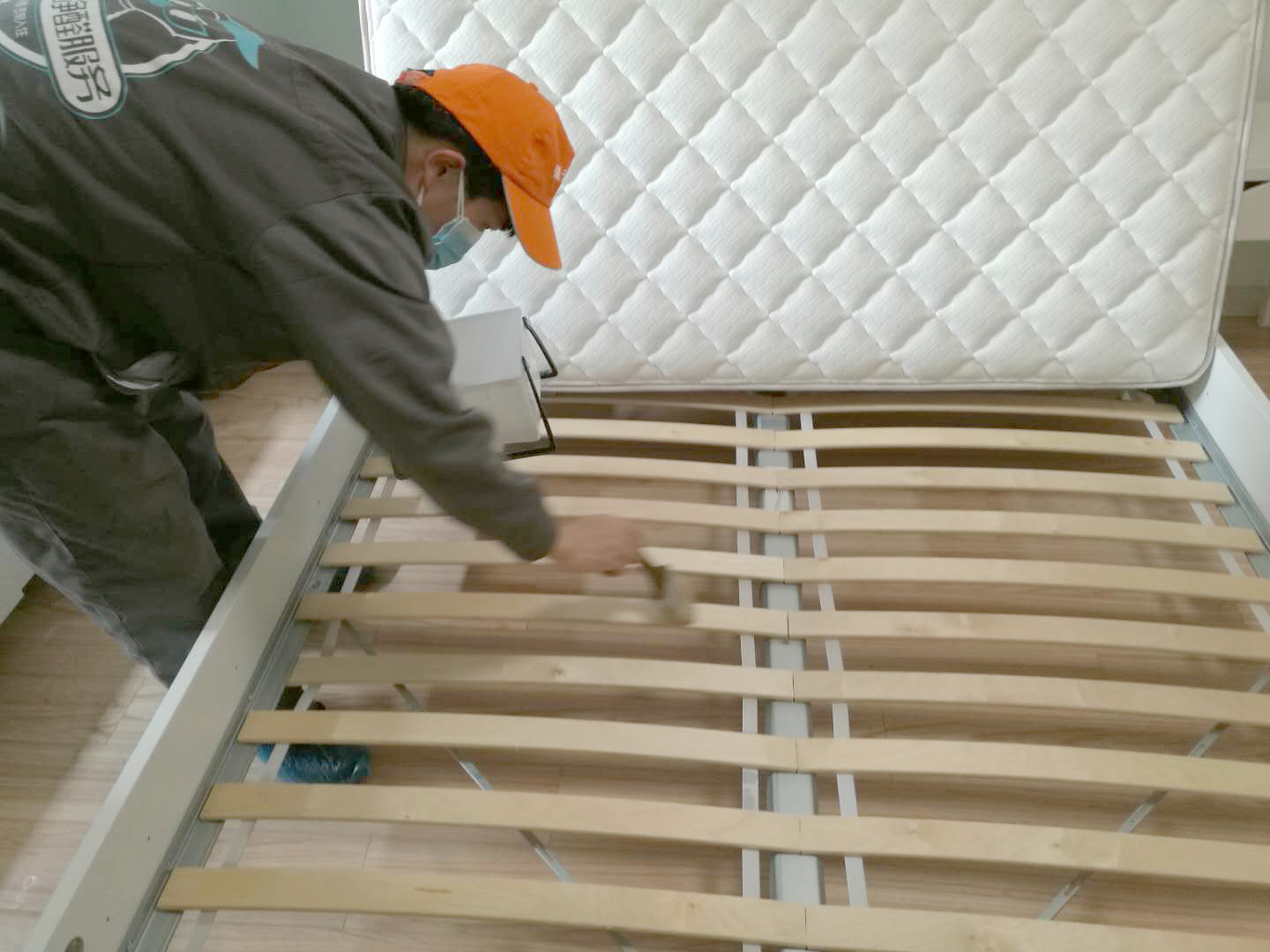 床架刷子精細化處理 床架刷子精細化處理