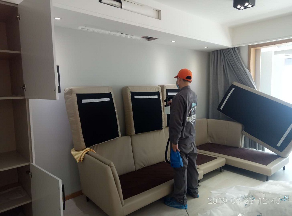 客廳沙發(fā)墊子噴涂施工治理 客廳沙發(fā)墊子噴涂施工治理