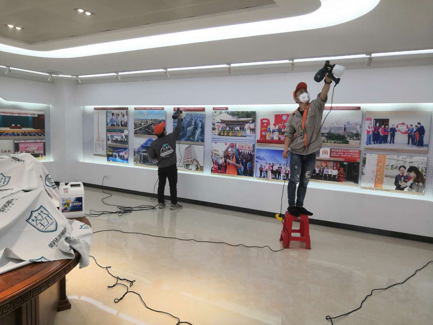 展廳頂面噴槍全方位噴涂施工治理 展廳頂面噴槍全方位噴涂施工治理