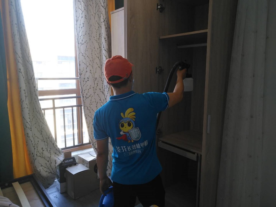 臥室衣柜窗簾噴涂施工治理 臥室衣柜窗簾噴涂施工治理