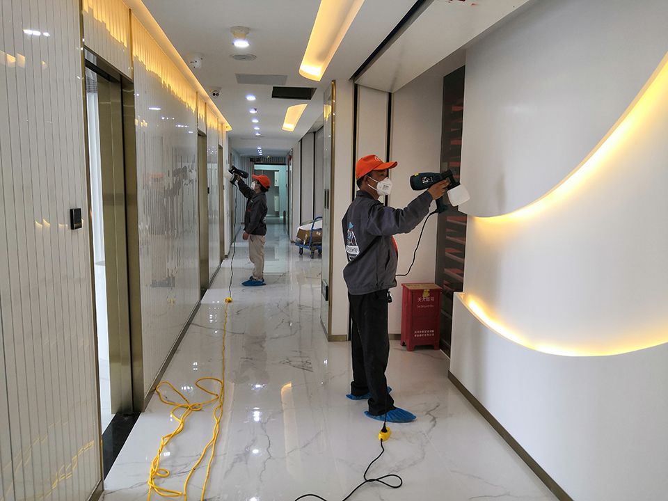診所大廳過道墻面全方位噴涂治理甲醛