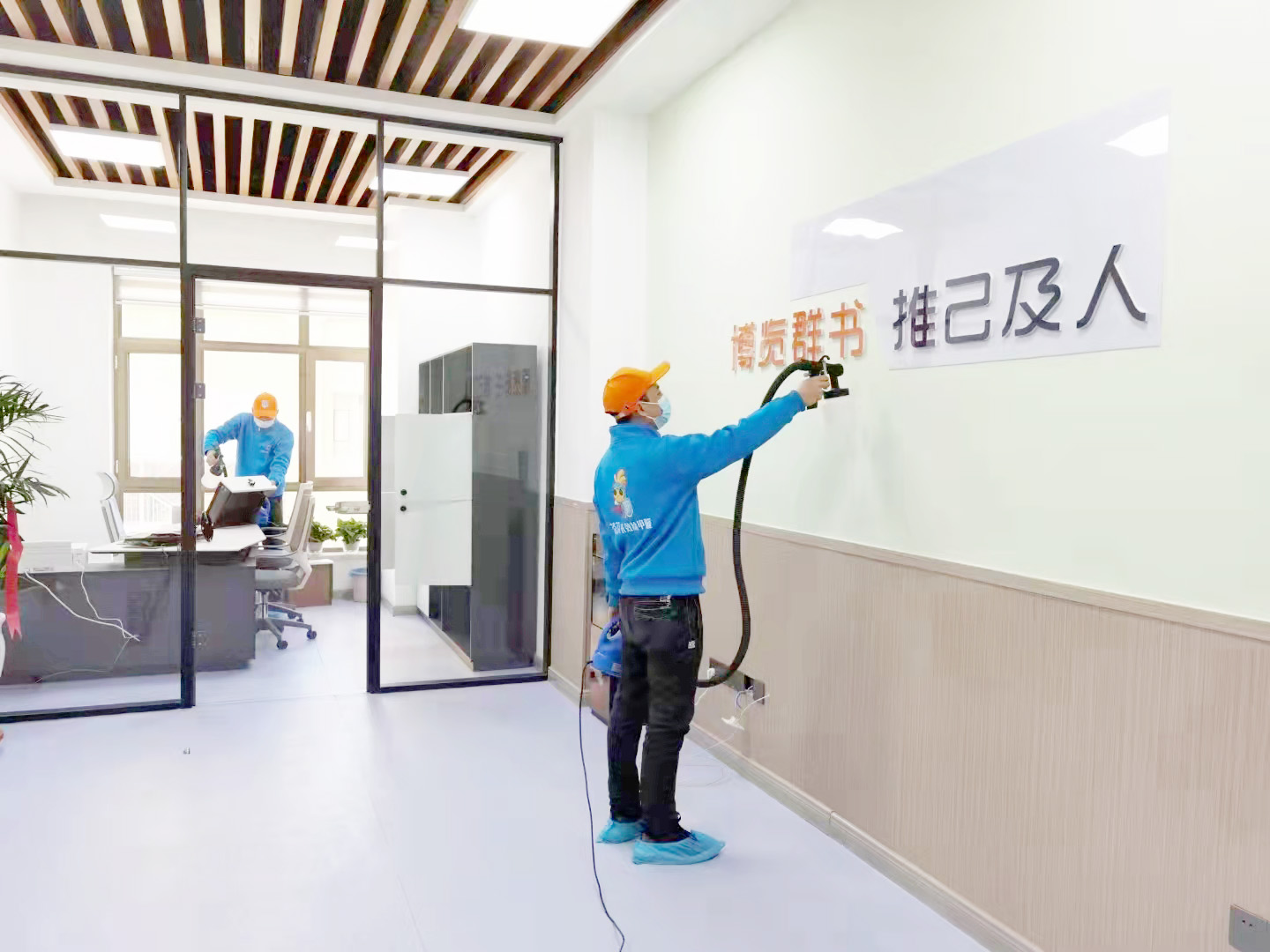 過道形象墻噴槍施工治理 過道形象墻噴槍施工治理